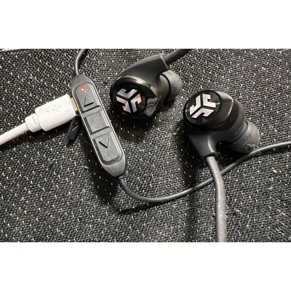 Jlab Epic2 wireless sport earbuds - Picture 3 of 4